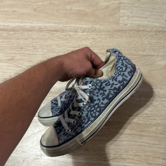 Vintage flower printed blue size 7 converse low tops - Picture 2 of 7